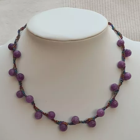Collier sur fil lilas