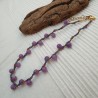 Collier sur fil lilas