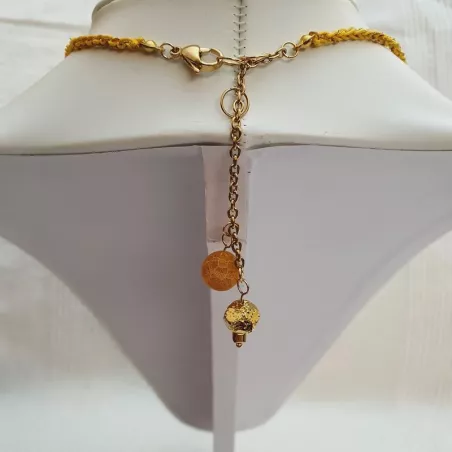 Collier sur fil "or"