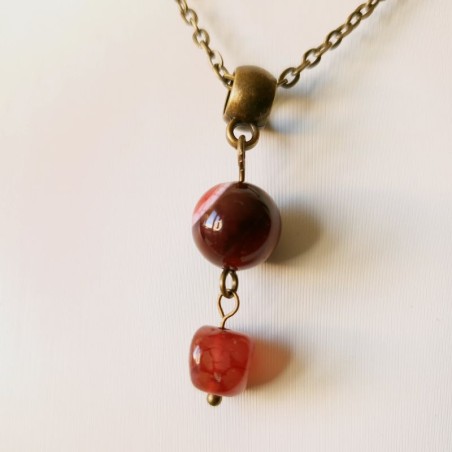 Collier vintage, et perles rondes et cubiques en pierres naturelles 