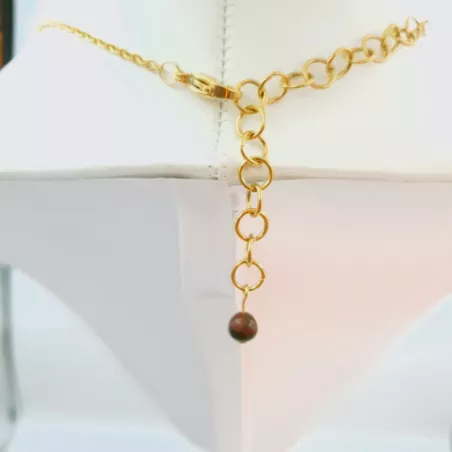 Collier "or" décalé, en acier inoxydable doré et pierre naturelle jaspe rouge