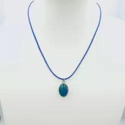 Collier fin avec pendentif cabochon