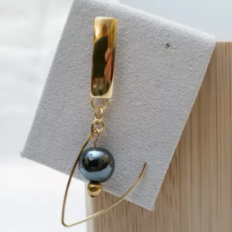 Boucles d'oreilles asymétriques avec perles en hématite