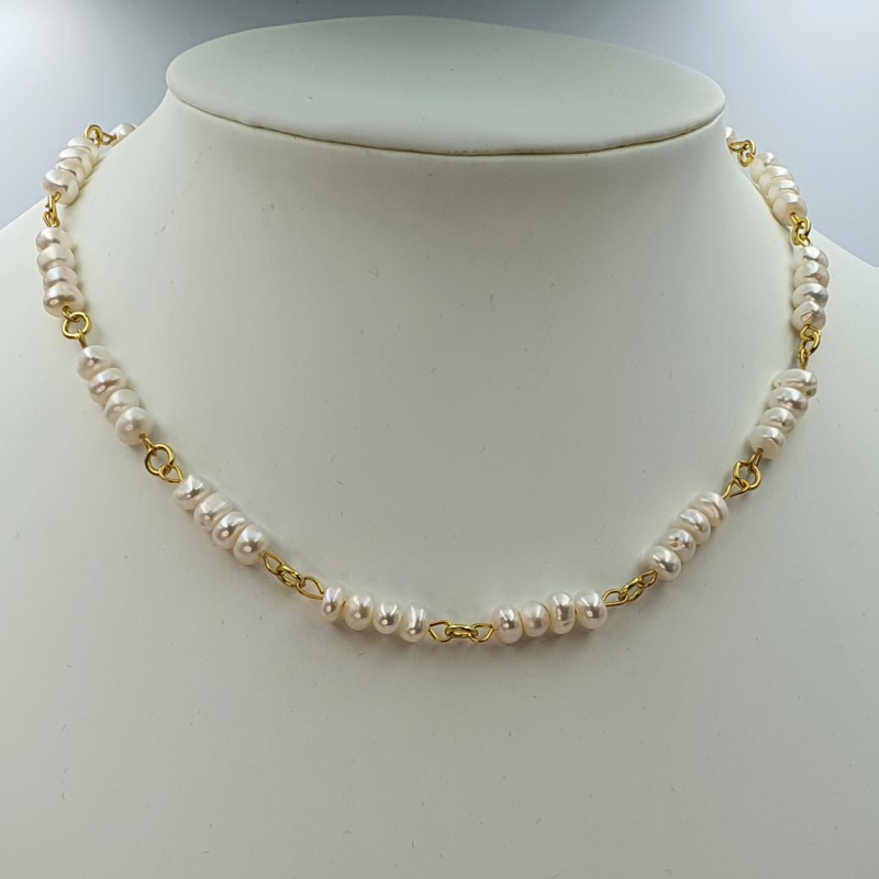 Des colliers avec perles d'eau et en acier inoxydable. Choisissez votre pierre au choix.