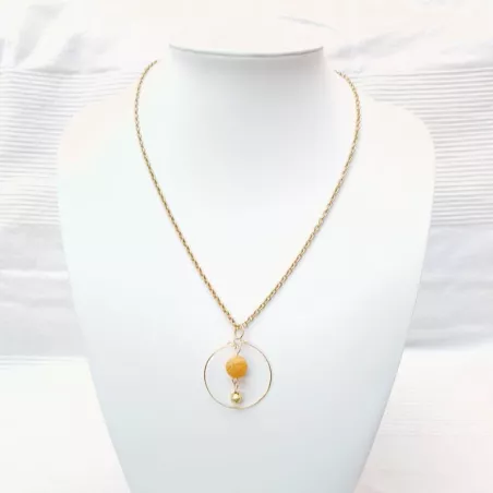 Collier avec pendant en agate