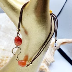 Bracelet fil avec pierres naturelles irrégulières.
Contactez-moi pour une commande personnalisée via mail,