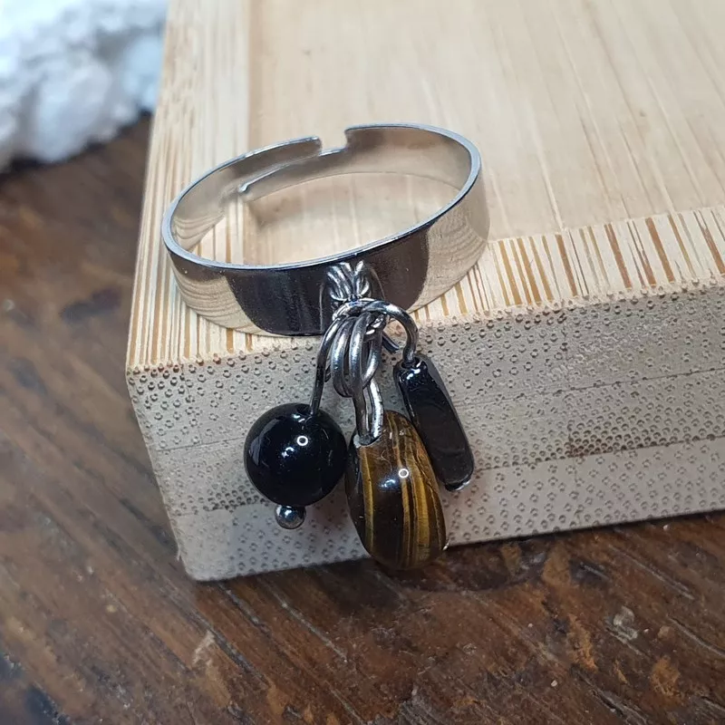 Une Bague en acier inoxydable couleur argent.
- et des pierres naturelles.
n'hésitez pas à commander :) Une Bague en acier inoxydable couleur argent.
- et des pierres naturelles.
n'hésitez pas à commander :)