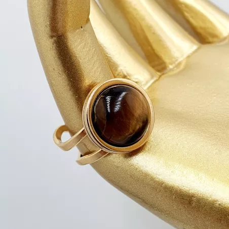 Bague Bellerose est en acier, inoxydable, doré, réglable, avec une pierre naturelle œil de tigre