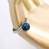 bague gentiane, ajustable et ornée d'une pierre naturelle lapis lazuli, en acier inoxydable argenté.