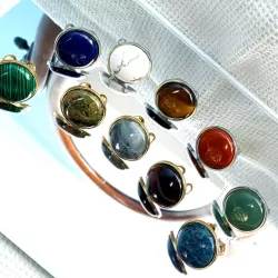 Super bague pour super nana. Des Bagues en pierres naturelles, et acier inoxydable couleur or ou couleur argent au choix.