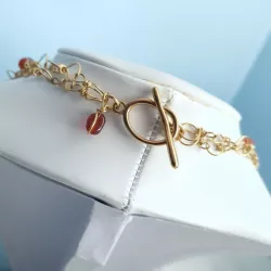 Collier 3 rangs avec des perles de pierres d'agates naturelles.
Modèle unique entièrement créé pour vous. Collectio