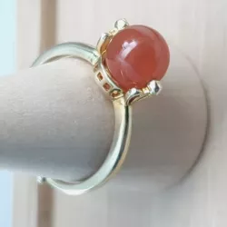 Des Bagues en argent et plaqué-or avec un style solitaire en pierre naturelle.
Un