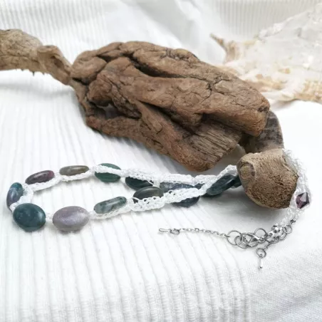 Collier fil crochet en agate indienne pierres plates avec perles de verre et fermoir reglable Bouly&Cailloux