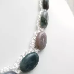 Collier fil crochet en agate indienne pierres plates avec perles de verre et fermoir reglable Bouly&Cailloux