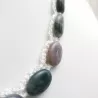 Collier fil crochet en agate indienne pierres plates avec perles de verre et fermoir reglable Bouly&Cailloux