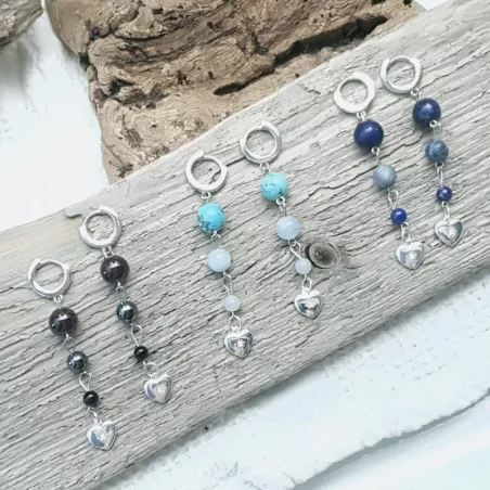 Boucles Mimi pendantes en pierres naturelles et breloque coeur