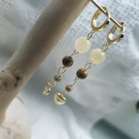 Boucles Mimi pendantes en pierres naturelles et breloque coeur