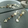 Boucles Mimi pendantes en pierres naturelles et breloque coeur