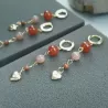 Boucles Mimi pendantes en pierres naturelles et breloque coeur