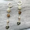 Boucles Mimi pendantes en pierres naturelles et breloque coeur