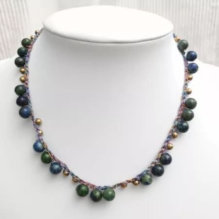 Collier fil crochet court avec pierres naturelles phoenix et breloques dorees Bouly&Cailloux