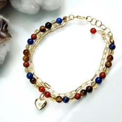 Le Bracelet Mimi, en plaqué-or, un bracelet chakra double rang avec pierres naturelles et coeur