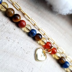 Le Bracelet Mimi, en plaqué-or, un bracelet chakra double rang avec pierres naturelles et coeur