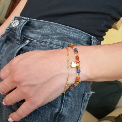 Le Bracelet Mimi, en plaqué-or, un bracelet chakra double rang avec pierres naturelles et coeur