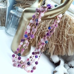 Collier crochet long Alhena avec perle de verre, bois et pierres naturelles  rose