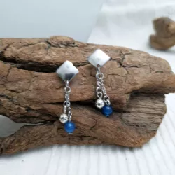 Boucles d'oreilles pendants perles bleues et breloques