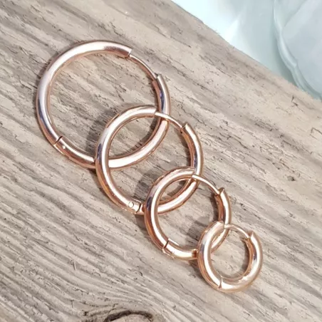 boucles d'oreilles créoles Tau en acier inoxydable or rose et tailles différentes au choix