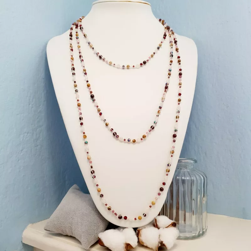 Collier crochet Pioui avec pierres naturelles quartz rose jaspe et grenat, fermoir en acier inoxydable doré Collier crochet Pioui avec pierres naturelles quartz rose jaspe et grenat, fermoir en acier inoxydable doré