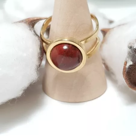 Bague Bella en acier inoxydable doré et pierre naturelle jaspe rouge
