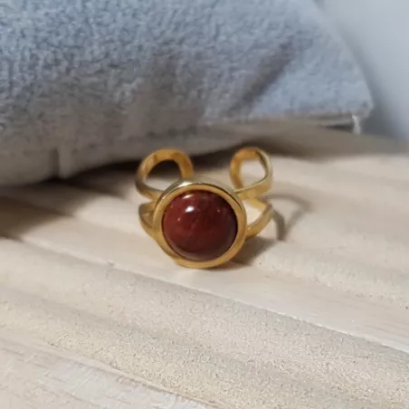 Bague Bella en acier inoxydable doré et pierre naturelle jaspe rouge