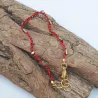Bracelet fil Amia rouge crocheté à la main avec des hématites