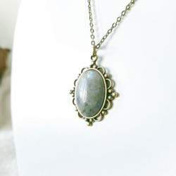 Collier avec pendentif ovale e labradorite couleur bronze