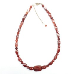 le collier urarti en pierre naturelle agate rouge