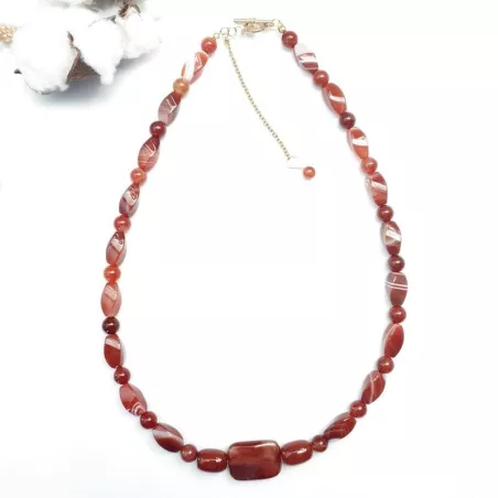 le collier urarti en pierre naturelle agate rouge