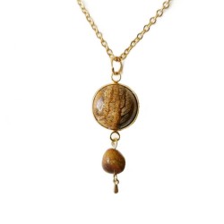 Collier pendant texturé façon bois, jaspe paysage et acier inoxydable doré