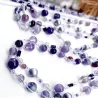 Collier crochet long Alhena avec perle de verre, bois et pierres naturelles  violet parme