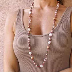 Collier crochet Setaria perle de verre, bois et pierres naturelles quartz rose