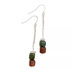 Boucles d’oreilles Magnifica avec pendentif en agate rouge et verte, ornées d’un strass argenté et crochet en acier inoxydable.