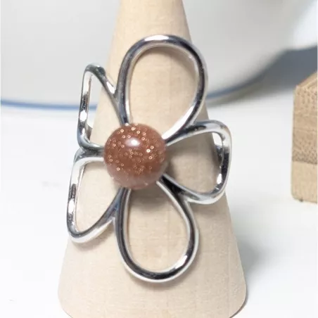 Bague fleur argentée avec pierre naturelle – Bouly&Cailloux