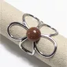 Bague fleur argentée avec pierre naturelle – Bouly&Cailloux