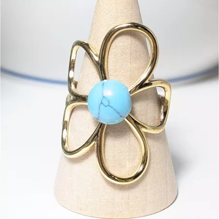 Bague fleur dorée avec pierre naturelle – Bouly&Cailloux