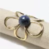 Bague fleur dorée avec pierre naturelle