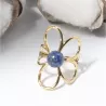 Bague fleur dorée avec pierre naturelle – Bouly&Cailloux