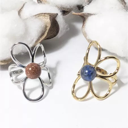 Bague fleur dorée ou argentée avec pierre naturelle – Bouly&Cailloux