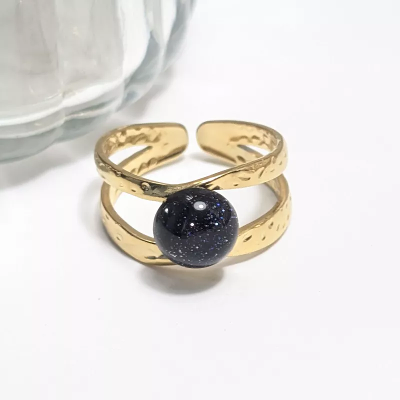 Bague Vibe réglable en acier inoxydable doré et pierre naturelle – Bijou fait main Bague Vibe réglable en acier inoxydable doré et pierre naturelle – Bijou fait main