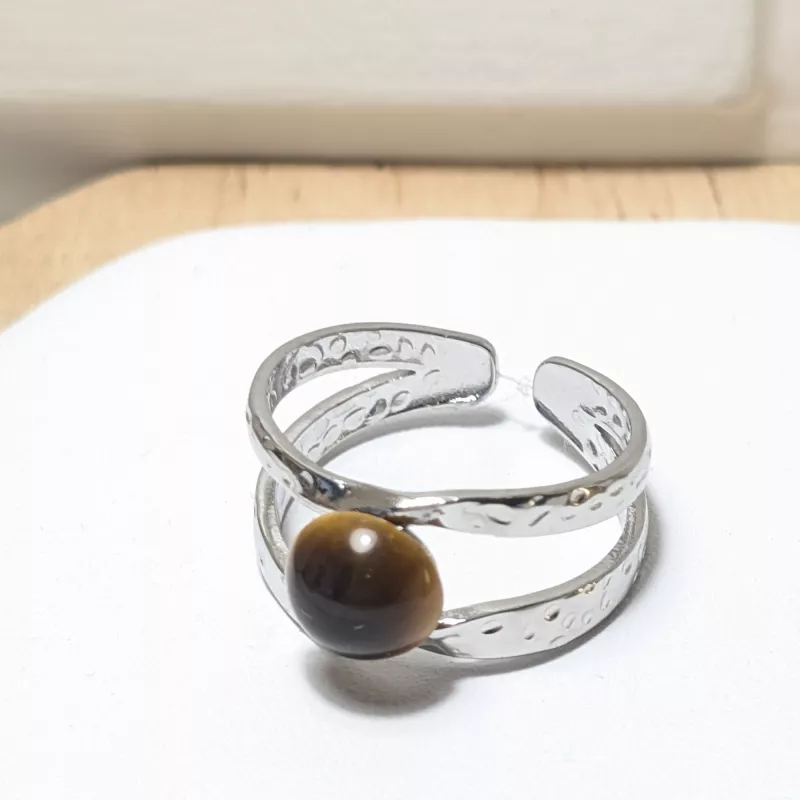 Bague Vibe réglable en acier inoxydable argenté et pierre naturelle – Bijou fait main Bague Vibe réglable en acier inoxydable argenté et pierre naturelle – Bijou fait main